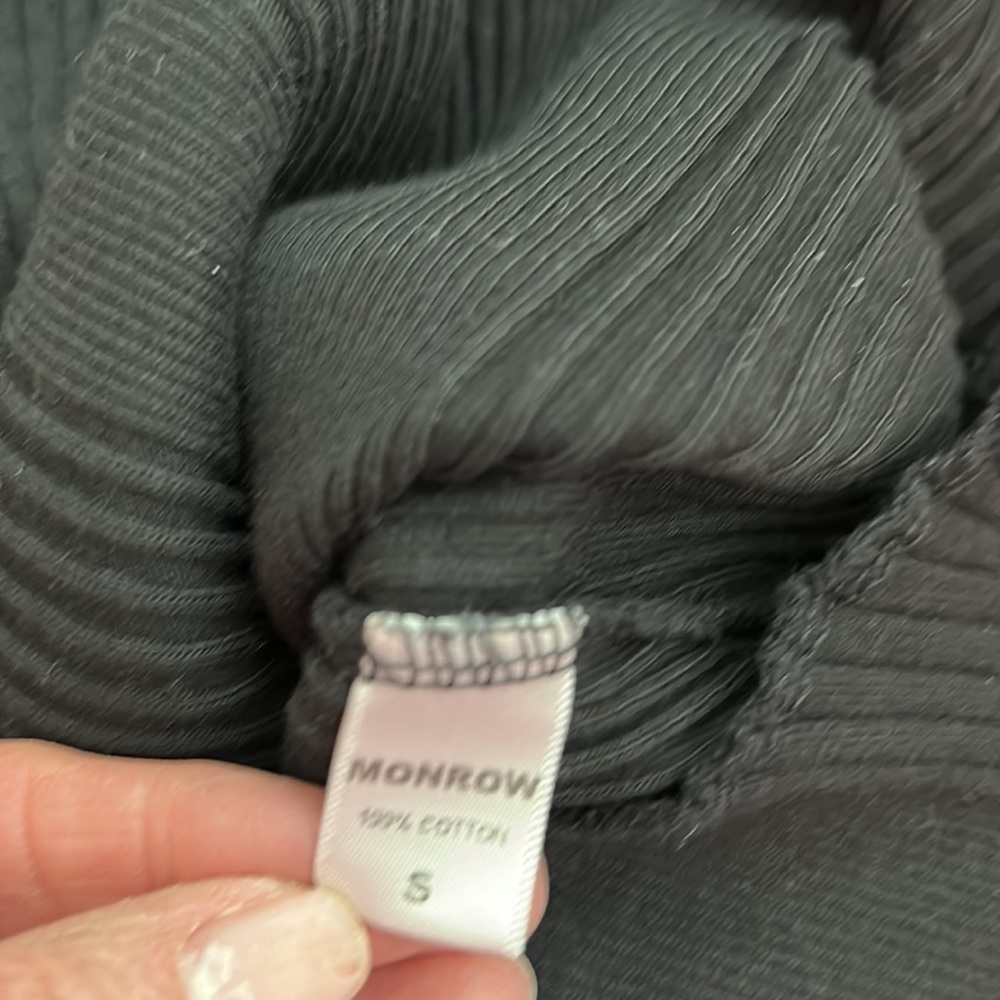 Monrow Black Ribbed Stripe Tank - Picture 5 of 6